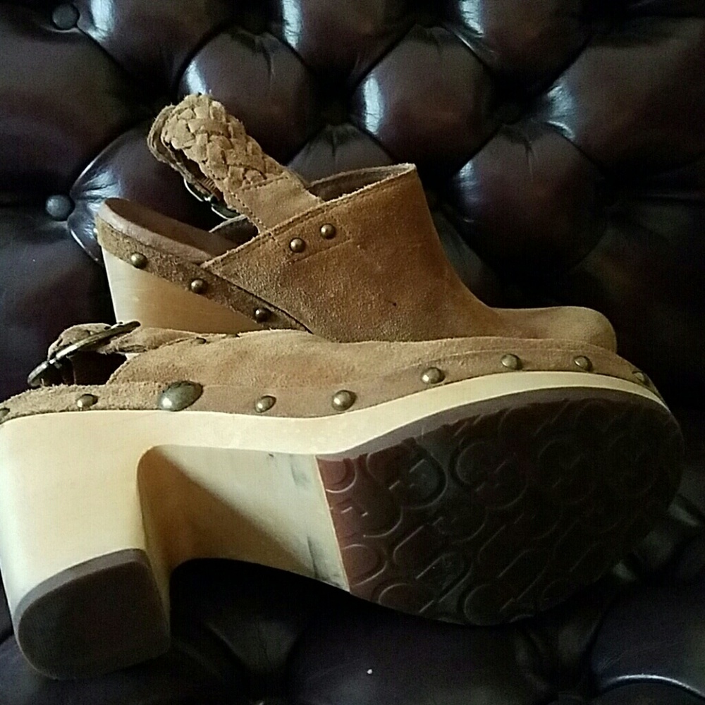 Uggs Clogs - image 2